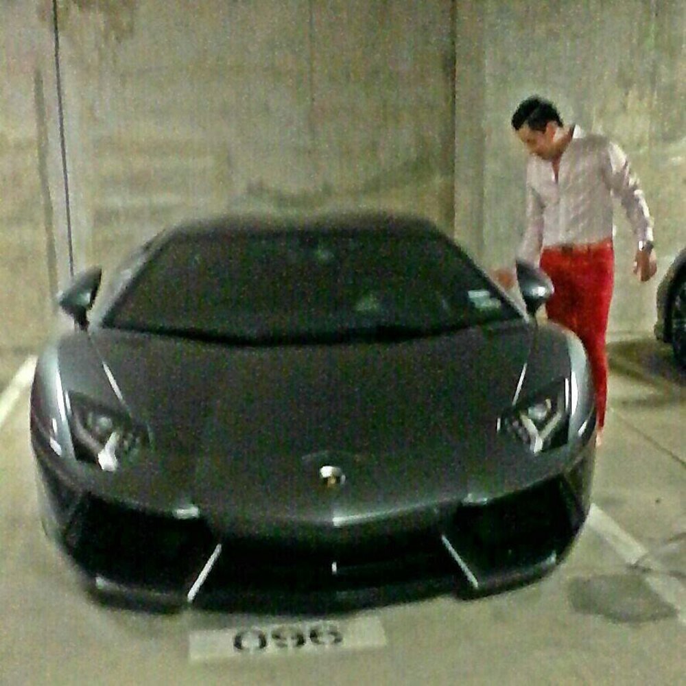 Meet your Posher, Luis